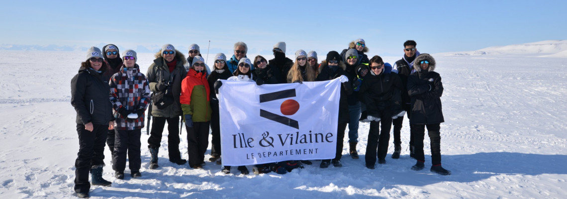 Image d'illustration pour Greenlandia : les élèves du collège De Fontenay de Chartres-de-Bretagne sont arrivés au Groenland